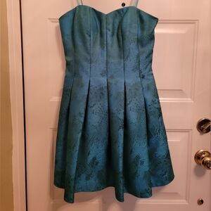 NWT Beautiful teal strapless short formal dress. Lined, bra pads, POCKETS! Sz 6